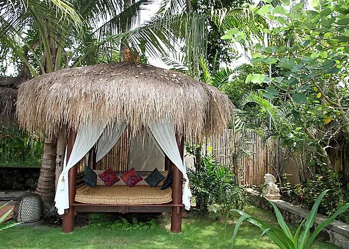 Cili Emas Oceanside Bali リゾート テジャクラ