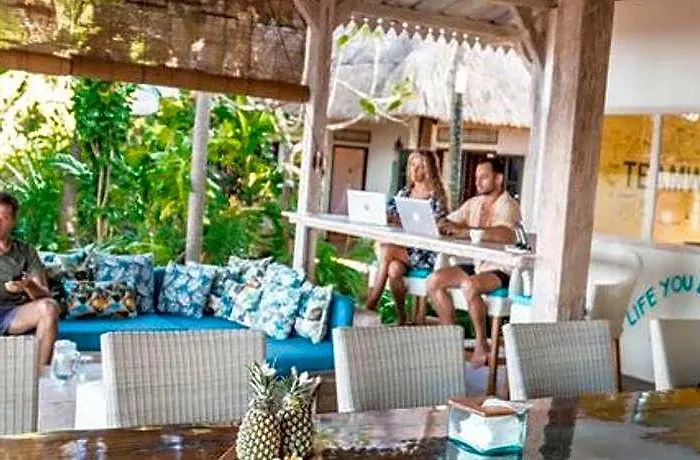 Cili Emas Oceanside Bali 3* テジャクラ
